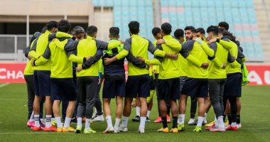 بعثة الزمالك تتناول وجبة الغداء فى الجزائر قبل المحاضرة الفنية