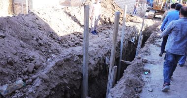 نائب محافظ سوهاج يتفقد بدء أعمال تنفيذ مشروع الصرف الصحى بـ"تل الزوكى" بطما