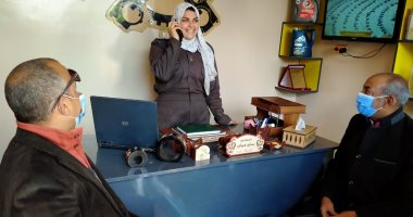 محافظة الدقهلية تكرم فتاة تعمل "ميكانيكى سيارات" بقرية أبو نبهان.. صور