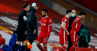 المجاملات تضرب ليفربول في مقتل.. كلوب فى قفص الاتهام بعد استبدال محمد صلاح مبكرا أمام تشيلسي.. الصحف الإنجليزية: الفرعون يسأل الرحيل عن قلعة الريدز.. وريال مدريد وبرشلونة يتأهبان لخطف "مو"