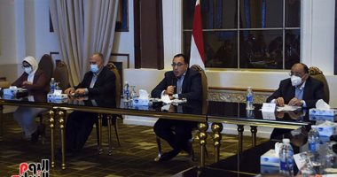 رئيس الوزراء يلتقى نواب البرلمان عن المنوفية خلال زيارته المحافظة