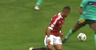 دورى أبطال أوروبا يهنئ بواتينج بعيد ميلاده بهدفيه أمام برشلونة.. فيديو