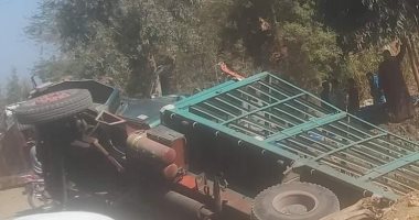 انقلاب سيارة إسطوانات غاز بمصرف فى المنوفية
