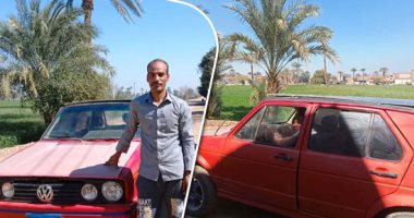 سيارة ملاكى بدون مصاريف شهرية.. شاب يحول سيارته القديمة للعمل بالطاقة الشمسية فى المنيا.. "مصطفى": 9 سنوات أعمل على الفكرة وصنعت محركًا يتلاءم مع السيارة.. وحلمى تعميم التجربة تحت شعار "صنع فى مصر".. فيديو وصور