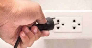 احترس وانزع الفيشة.. هذه أجهزة تستمر فى استهلاك الكهرباء حتى بعد غلقها