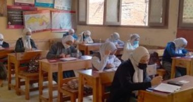 98.39 % نسبة حضور طلاب الصف الثالث الإعدادى فى امتحان الفصل الدراسى الأول