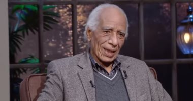 حسن طلب: أبى العلاء المعرى لم يأخذ حقه مثل المتنبي.. "كان شاعرا فيلسوفا"