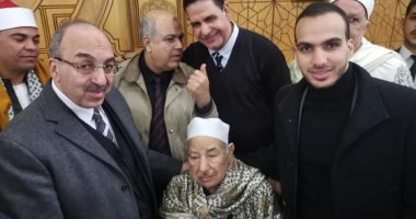 "وولد صالح يدعو له" أسرة الطبلاوى تخلد ذكراه.. تخصيص قطعة أرض لإنشاء معهد أزهرى ومسجد باسم الشيخ.. وتناشد محافظة الجيزة إطلاق اسمه على محطة مترو بشارع وادى النيل قرب منزله.. صور