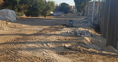 مواطن يشكو من عدم رصف طريق الرى المغطى لترعة النجوع بجوار قناطر إسنا الجديدة