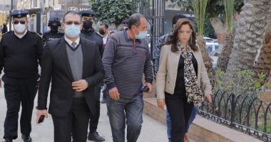 محافظ دمياط تتفقد قسم شرطة المرافق بالمدينة وتوجه بشن حملات لرفع الإشغالات