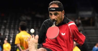  معلومة رياضية.. إبراهيم حمدتو اللاعب الوحيد بالعالم الذى يستخدم فمه فى تنس الطاولة