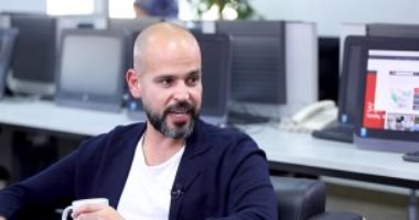 المطرب أبو ينتهى من تسجيل الأغنية الرئيسية لألبومه "فارق ع الكل" ويطرحها قريبًا