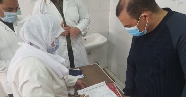 "صحة دمياط" تحيل 8 عاملين من الفرق الطبية بفارسكور للتحقيق لتغيبهم عن العمل