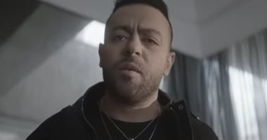 تامر عاشور يطرح أحدث كليباته "بقول عادى".. فيديو