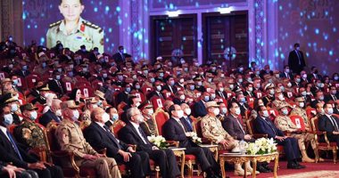 الرئيس السيسى يحتفل بيوم الشهيد فى الندوة التثقيفية الـ33.. ألبوم صور