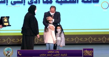 قضايا على طاولة التوك شو.. شقيقة الطبيب أحمد ماضى: تكريم الرئيس للجيش الأبيض أثلج صدرونا والبلد جميعا
