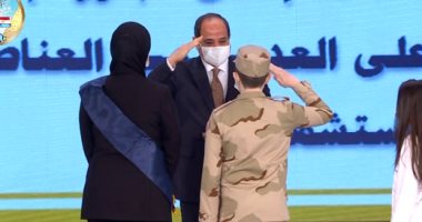 لقطة اليوم.. والدة الشهيد سعيد حمدى: ابنى كان الوحيد ومش خسارة فى مصر