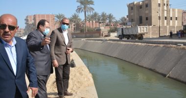 محافظ القليوبية يكشف تفاصيل تنفيذ المشروع القومى لتبطين الترع فى بنها.. صور