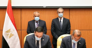 رئيس العربية للتصنيع ووزير الاتصالات يشهدان توقيع اتفاقية تشغيل مدينة المعرفة