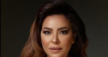 ألفت عمر مدرسة وزوجة مراد مكرم فى مسلسل "أجازة مفتوحة"