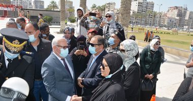 الرئيس السيسي أب للجميع.. شاهد ماذا قال أهالى الشهداء فى يوم الشهيد ببورسعيد