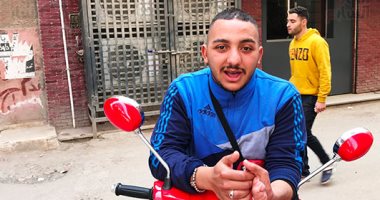 الإعاقة مش فى الجسد.. شاب يتحدى إعاقته بالعمل فى الغربية.. شادى تعرض لحادث تسبب فى بتر يده.. عمل فى النقاشة وتوصيل الطلبات للمنازل.. يسعى لتأسيس شركة يعمل بها ذوى الاحتياجات.. ويؤكد: علينا أن نحلم بمستقبل أفضل 