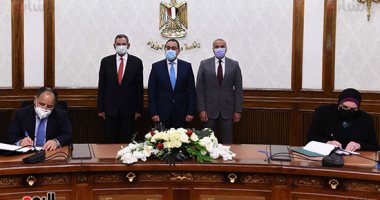 رئيس الوزراء يشهد البروتوكول المنظم لمبادرة إحلال السيارات المتقادمة للعمل بالغاز