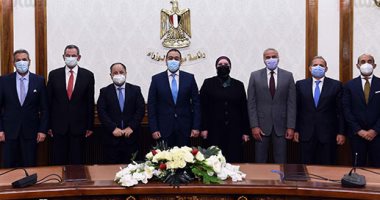 تفاصيل البروتوكول المنظم لإحلال السيارات المتقادمة للعمل بالغاز الطبيعى.. ‏"المالية" تُدير المنصة ‏الإلكترونية.. وتسدد الحافز الأخضر للشركات.. ‏و"الداخلية" تختص بالتحقق من صحة ‏البيانات.. وإصدار شهادات التخريد