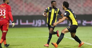 الاتحاد يخطف الشباب فى الوقت القاتل بالدورى السعودي بمشاركة حجازى.. فيديو