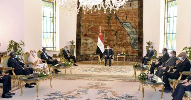 الرئيس السيسى يستعرض مع "حمدوك" مستجدات التوترات على الحدود السودانية الإثيوبية.. ويؤكد دعم مصر المتواصل للخرطوم من خلال التعاون بجميع الملفات.. وتوافق بين البلدين لتفعيل مقترح تشكيل رباعية دولية بشأن سد النهضة