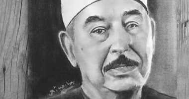 "رضا" يعبر عن موهبته برسم لوحات مميزة للمشاهير  من بنى سويف