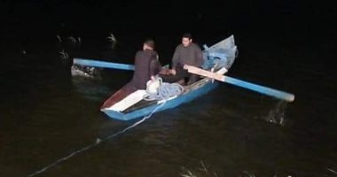 انتشال جثث ضحايا غرق مركب بمصرف زراعى فى الخارجة