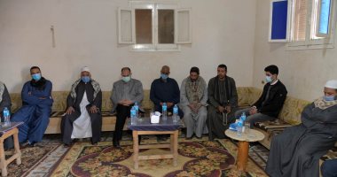 محافظ أسيوط يعلن صرف مساعدات عاجلة لأسر ضحايا غرق سيارة.. صور