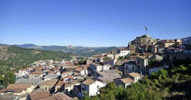 التخفيض مقابل الترميم.. بلدة إيطالية تعرض منازلها للبيع مقابل يورو واحد.. صور