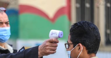 أولياء أمور وتلاميذ يحتجون على غلق المدارس في إيطاليا