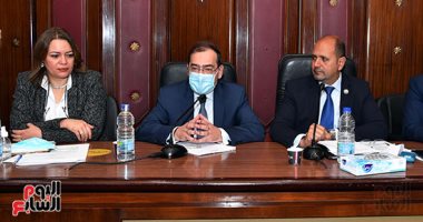 البترول: نستهدف إنشاء 800 محطة تموين وتحويل السيارات بالغاز الطبيعى بالمحافظات.. صور