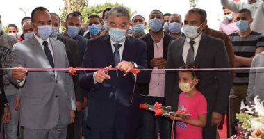 محافظ المنيا يفتتح عددا من المشروعات الصغيرة والمتوسطة: تسهم فى توفير فرص عمل