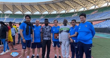 بعثة المريخ السودانى تلتقى بيراميدز باستاد تنزانيا الوطنى.. صور