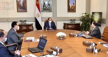 هدايا الرئيس السيسي للمصريين.. زيادة رواتب العاملين بالدولة ورفع الحد الأدنى للأجور لـ2400 جنيه.. إقرار علاوتين بـ7,5 مليار جنيه.. وزيادة المعاشات 13%.. وبرنامج حافز مالى للعاملين المنقولين للعاصمة الإدارية