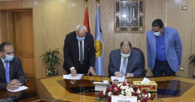 محافظ أسيوط يكشف تفاصيل مشروعات المبادرة الرئاسية "حياة كريمة".. صور