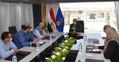 محافظ أسوان يخاطب "الإسكان" لحل مشكلة المياه الجوفية بنفق السد العالى