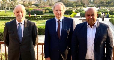 سفيرا الاتحاد الأوروبى وإسبانيا يزوران مشروعات أغاخان ويبديان إعجابهما بحديقة الأزهر.. صور