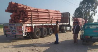 توريد وتركيب أعمدة الإنارة بقرى مركزى أسيوط والغنايم بمبادرة حياة كريمة 