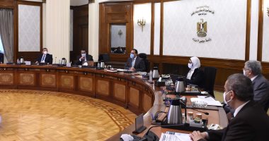 رئيس الوزراء: تكليفات من الرئيس بتأمين توافر المستلزمات والأكسجين بالمستشفيات.. صور