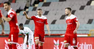 بودولسكي يقود أنطاليا سبور إلى نهائى كأس تركيا بثنائية ضد ألانيا.. فيديو