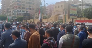 المنيا تحتفل بالعيد القومى بوضع إكليل الزهور على قبر الجندى المجهول