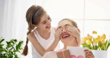 سألنا الأمهات إيه الهدية اللى مش عايزها فى عيد الأم.. طقم الكوبايات متصدر