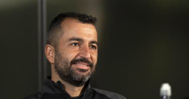 قرعة الدوري الاوروبي .. مدرب غرناطة متحمس لمواجهة مانشستر يونايتد