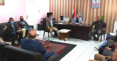 وكيل "صحة البحر الأحمر" يتابع توافر الأدوية والأكسجين بالمستشفيات
