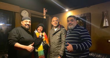  هلا رشدى تتعاون مع عزيز الشافعى وتوما بأغنية عيد الأم.. صور
